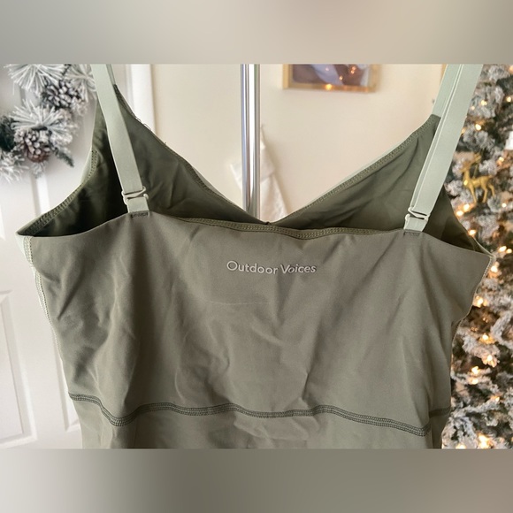 Outdoor Voices Zoom 8” Bodysuit Sandstone Tea Tree M - Picture 7 of 12